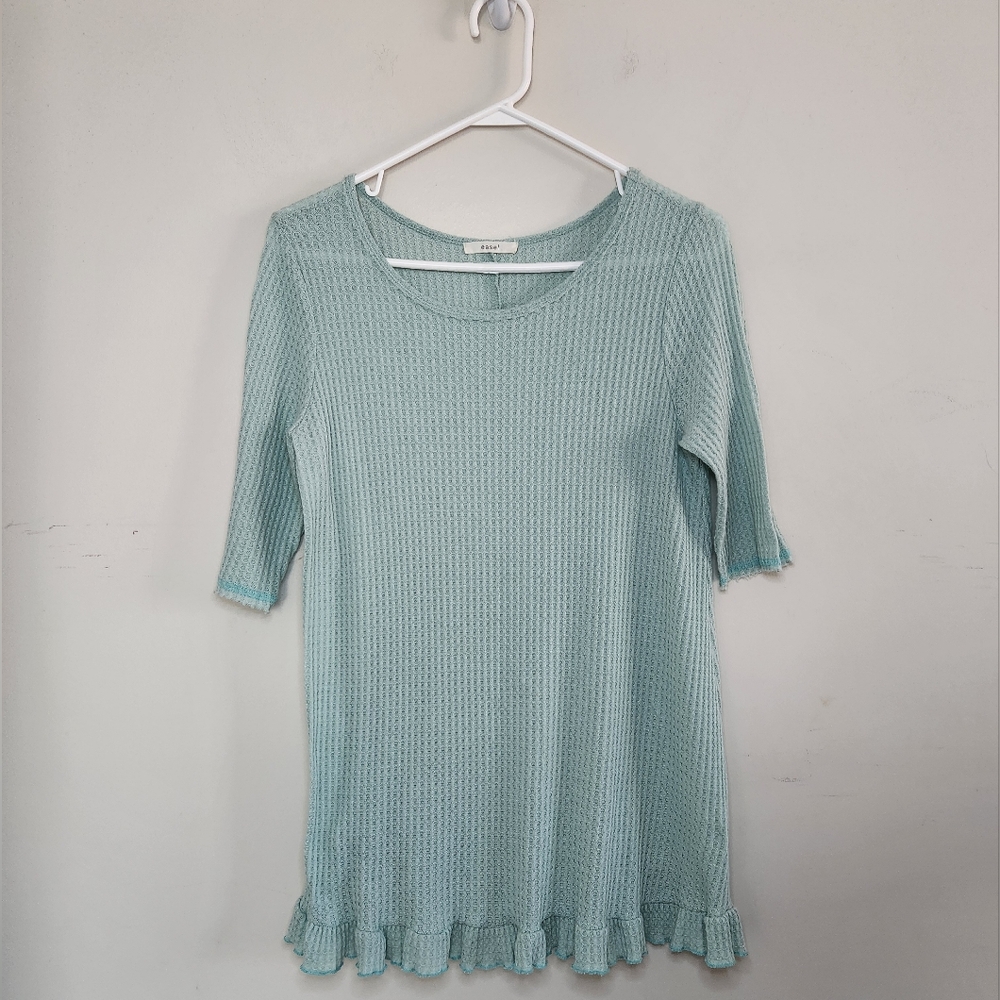 Women's Easel Ruffle Hem Top Sz Medium